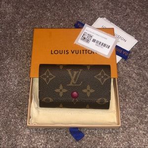 ❌SOLD❌ Louis Vuitton Multicles 6 Ring Key Holder